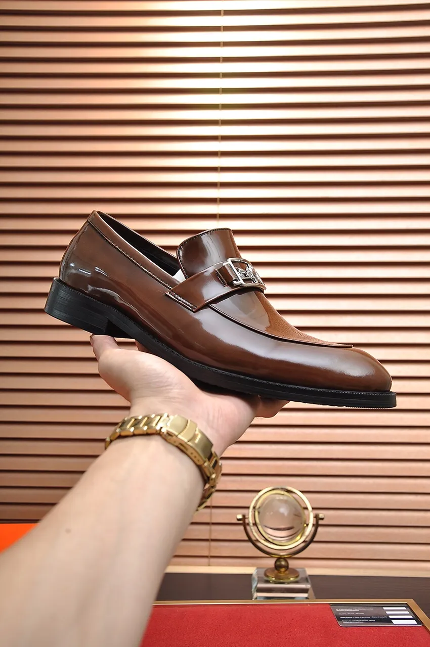 Men's shoes💰480💶[HERMES] (sheepskin lining)🍀Italian top luxury🍀He does not pursue novel styles and gorgeous colors, but attracts the favor of successful men with his flawless, elegant and classic style! This very, very comfortable, simple and stable style makes it easy to match any style! The pattern is absolutely 1:1 refined from the original case, and we strive for excellence in materials, imported cowhide + cowhide lining💪💪💪extraordinary texture👍! .Black brown code number: 38 to 45 (45 customized)
